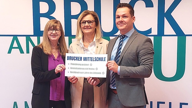 Schuldirektorin Marianne Maier, Bürgermeisterin Susanne Kaltenegger und „Vize“ Raphael Pensl ...