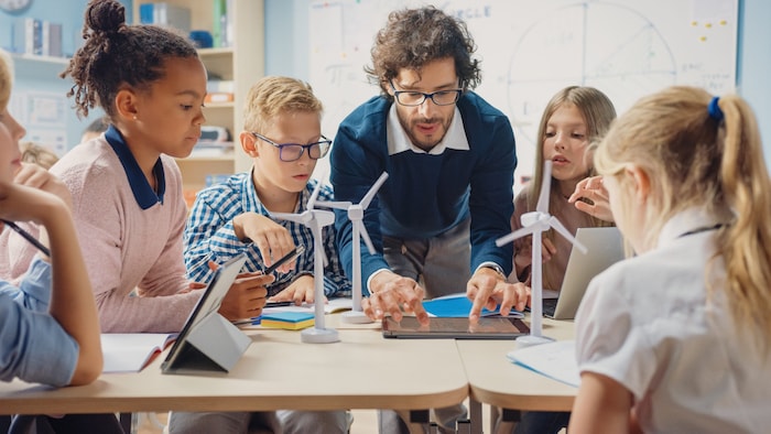 Die eben erst überarbeiteten Lehrpläne möchte Wiederkehr „entrümpeln“ und den Schwerpunkt auf ...