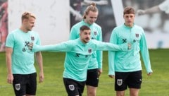 Romano Schmid (Mitte vorne) hat einen turbulenten Sommer hinter sich. 