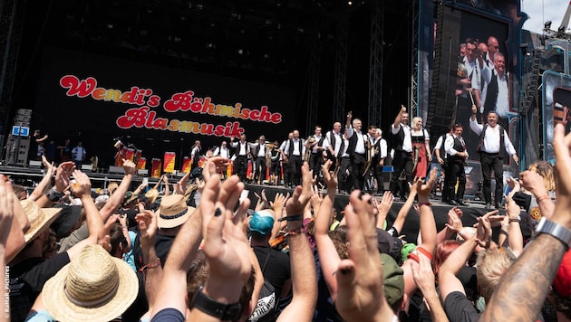 Seit vielen Jahren spielte Wendi‘s Böhmische Blasmusik am Novarock einen Frühschoppen. 2025 ...