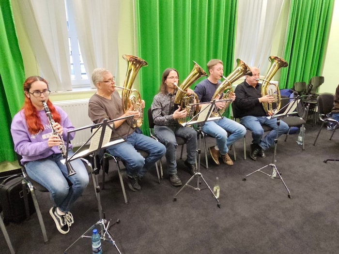 Hier noch im Probenraum werden die Musiker der Nickelsdorfer Böhmischen am 28. Februar zum ...