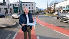 Vizebürgermeister Kreibich verordnete die neue Verkehrsführung an der Eder-Kreuzung in Parsch.