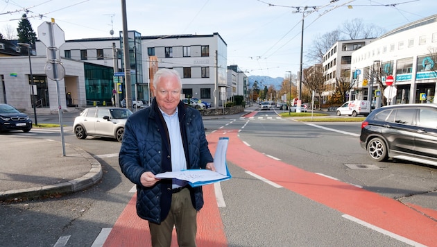 Vizebürgermeister Kreibich verordnete die neue Verkehrsführung an der Eder-Kreuzung in Parsch.