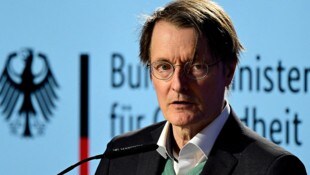 Der frühere Gesundheitsminister Karl Lauterbach sollte entführt und die Regierung in Berlin ...