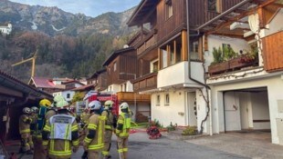 Zahlreiche Feuerwehrleute standen im Einsatz.