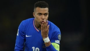 Kylian Mbappe hat seine Warnung vor der extremen Rechten in Frankreich erneuert. 