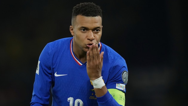 Kylian Mbappe hat seine Warnung vor der extremen Rechten in Frankreich erneuert.