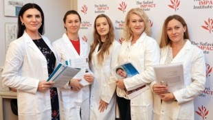 Im Bild von links die Medizinerinnen aus der Ukraine im Deutschkurs: Alina (Augenärztin), Irena ...