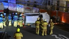 Das Auto kam seitlich zum Liegen