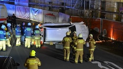 Das Auto kam seitlich zum Liegen