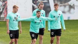 Romano Schmid (mi.) ist im Match und im Training mit tonangebend.