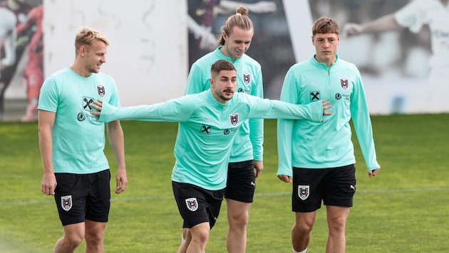 Romano Schmid (mi.) ist im Match und im Training mit tonangebend.