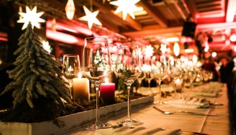 Vorsicht: Was auf einer Weihnachtsfeier passiert, bleibt in den seltensten Fällen dort.