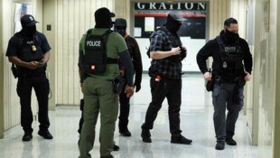 US-Behörden suchen nach illegalen Einwanderern.