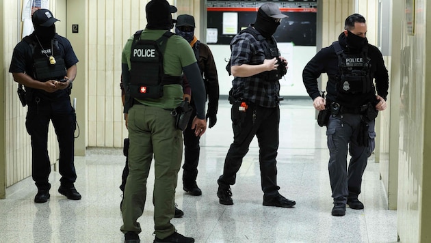 US-Behörden suchen nach illegalen Einwanderern.