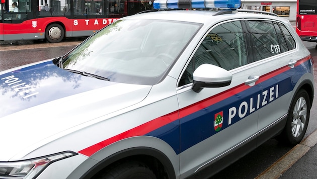 Wer Hinweise zu den Taten hat, möge sich bei der Polizei Dornbirn melden.