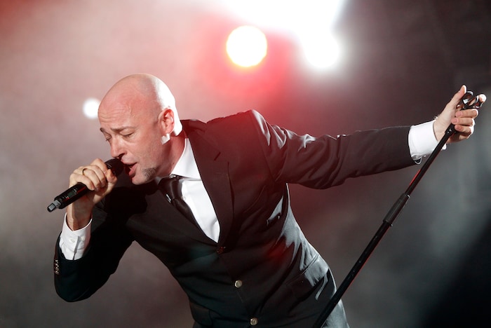 Der Graf tritt mit seiner Band Unheilig auf.