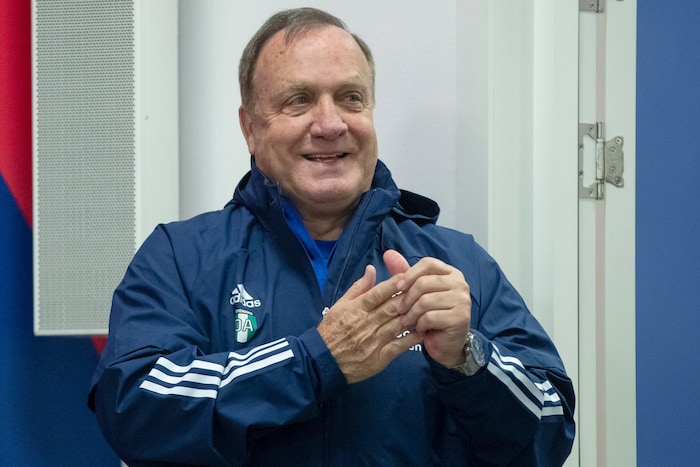 Die 78-jährige niederländische Trainer-Legende Dick Advocaat betreut seit Jänner 2024 die ...