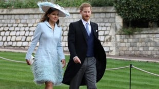 Lady Frederick Windsor (links) und der britische Prinz Harry, Herzog von Sussex, der dem ...