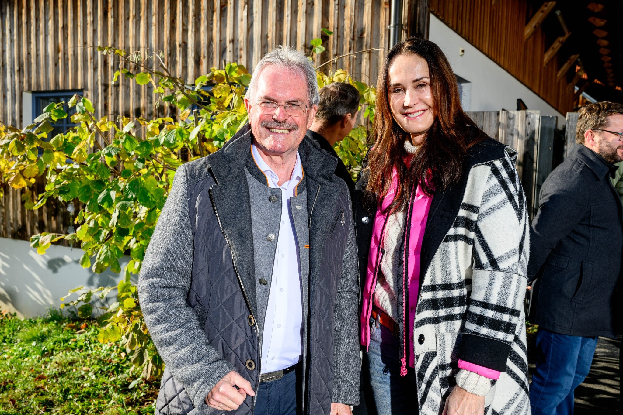 Gemeinsam für eine gute Sache: NÖ-Landtagspräsident Karl Wilfing und Maggie Entenfellner von der ...