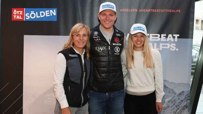 Martin Ertl (li.) mit Thomas Dreesen (mi.) und Romy Ertl bei einem Medientermin in Sölden.