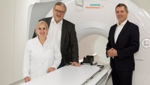 Andrea Reim, Leiterin des Zentrums für Radioonkologie und Strahlentherapie, Gesundheitsstadtrat ...
