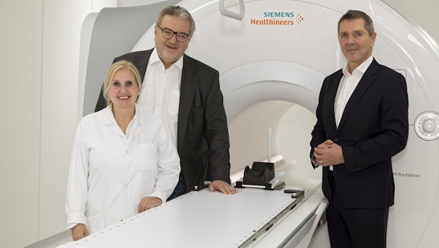 Andrea Reim, Leiterin des Zentrums für Radioonkologie und Strahlentherapie, Gesundheitsstadtrat ...