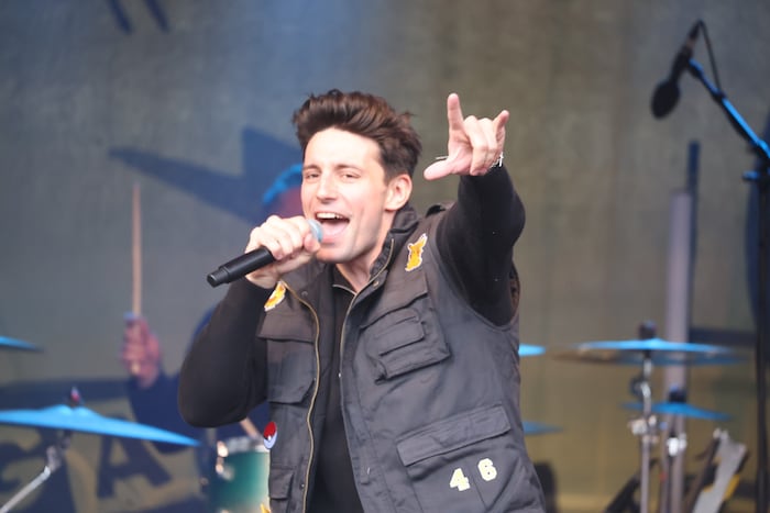 Alexander Eder wird am Linzer Hauptplatz bei freiem Eintritt für Stimmung sorgen.