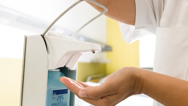 Alkohol ist wichtigste Desinfektionsmittel weltweit. In Europa könnte sich das aber ändern – ...