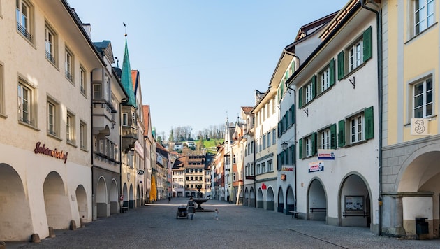 In Feldkirch zeigt man vor, wie Fairnessabkommen bei Wahlen funktioniert.