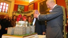 König Charles III. bereitet sich am 14. November 2025 in Merthyr Tydfil darauf vor, eine ...