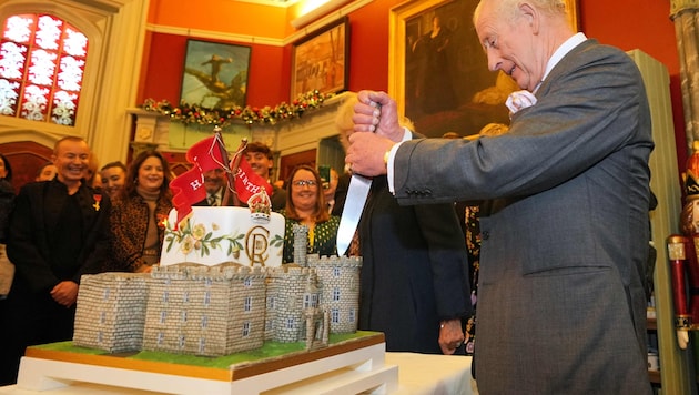 König Charles III. bereitet sich am 14. November 2025 in Merthyr Tydfil darauf vor, eine ...