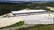 Von den im Gemeinderat versprochenen 300 Jobs (siehe Faksimilie) gibt es am Betriebsbaugebiet in ...