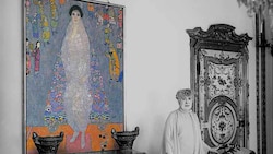 Klimts Porträt „Elisabeth Lederer von Bachofen-Echt“ im Salon ihrer Mutter Szerena (re.) Lederer ...