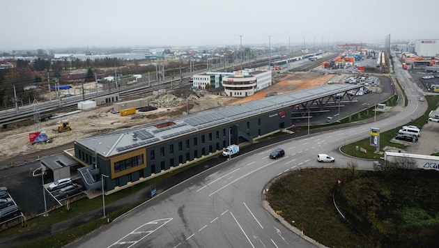 Das neue Terminalgebäude ist bereits fertig errichtet worden.