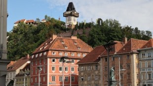 Unter dem Uhrturm lebt man laut neuer Umfrage gerne.