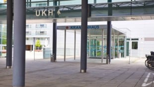 Die Frau erlag im UKH ihren schweren Verletzungen.