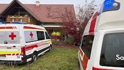 Das Dach des Hauses wurde bei der Explosion beschädigt.