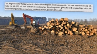Als Teil der Kompensation für die Abholzung von 19 Hektar Wald schwebte Hans Asamer ...