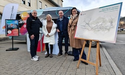 Lurnfeld-Bgm. Gerald Preimel (1vl), sein Vize Siegfried Wohl (3vl), Sonja Raupl (2vl), ...