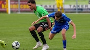 Moussa Dembele (li.) traf doppelt für Grünau.