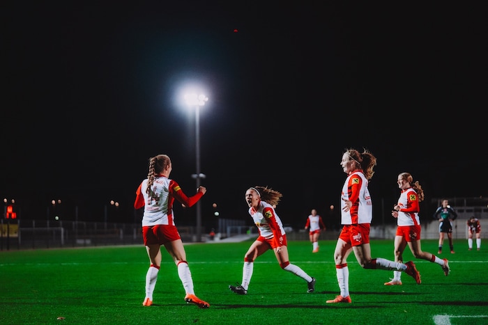 Die Salzburgerinnen jubeln über den Aufstieg ins Viertelfinale.