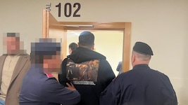 Der 35-jährige Österreicher spielte Uhrenhändler. Tausende Euro legten Opfer für Rolex hin, ...