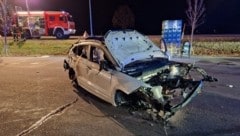 Das Auto wurde fast in seine Einzelteile zerlegt.