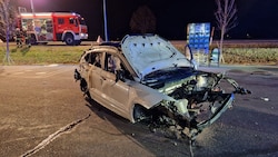 Das Auto wurde fast in seine Einzelteile zerlegt.