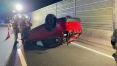 Am Dach liegend kam das Auto der Seniorin zum Stillstand.