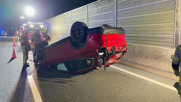 Am Dach liegend kam das Auto der Seniorin zum Stillstand.