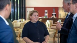 Gesundheitsministerin Korinna Schumann zu Besuch im LKH Bregenz.