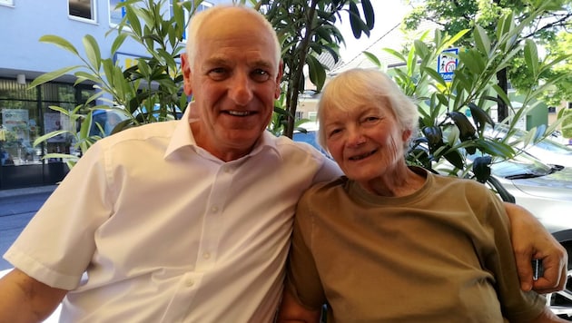 Herzlich: Montagnolli mit seiner Kinderdorf-Mutter Annemarie bei einem Treffen viele Jahre ...