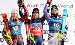 Mikaela Shiffrin (Mitte) siegte vor Lara Colturi (l.) und Emma Aicher.
